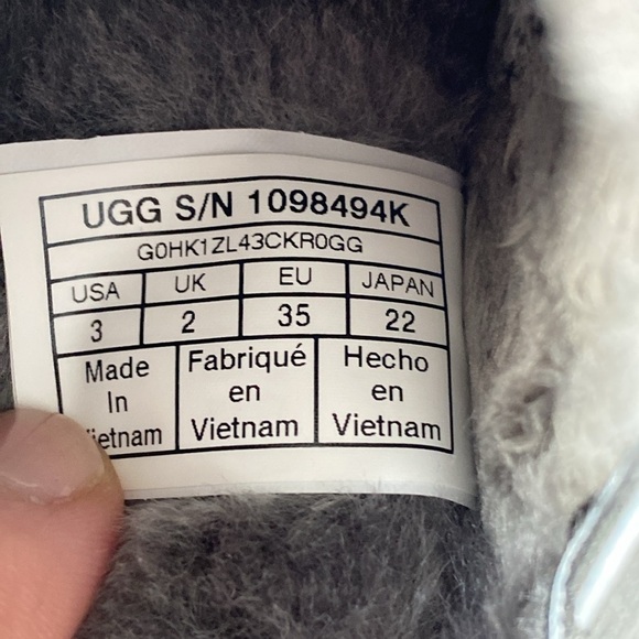 ❄️UGG Fluff Yeah Slide charcoal Kid Sizes 3 & 4 - Picture 9 of 11